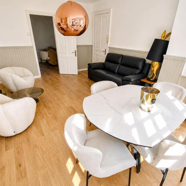 Large 70 m house close to the sea - Appartement - 1