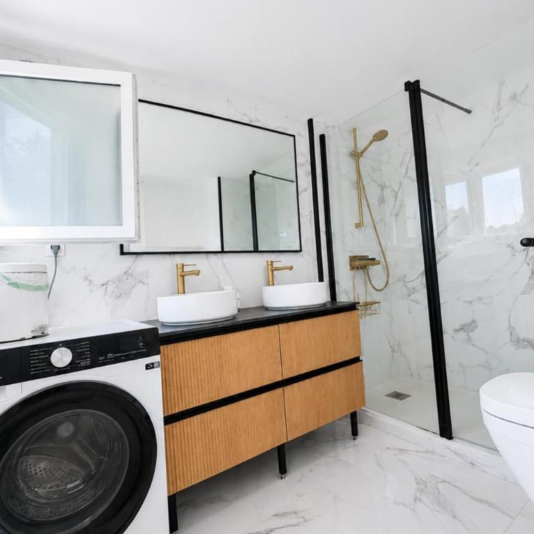 Large 70 m house close to the sea - Appartement - 14
