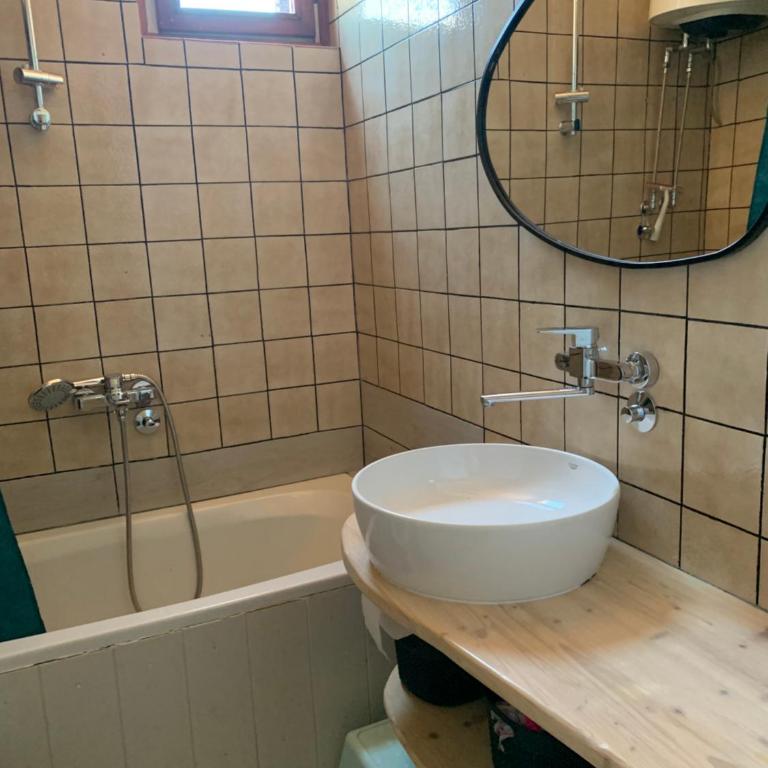 Homey 2-Level Apt with Piano, Workspace & Terraces - Apartment mit 1 Schlafzimmer - 5