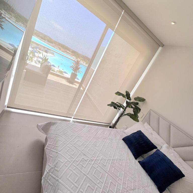 Grand Terrace Luxury Beach - Two-Bedroom Apartment - 14
