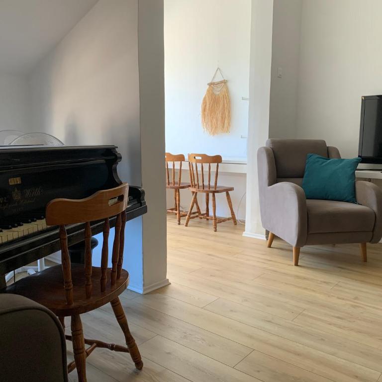 Homey 2-Level Apt with Piano, Workspace & Terraces - Apartment mit 1 Schlafzimmer - 13
