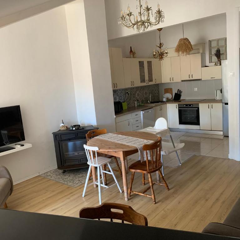 Homey 2-Level Apt with Piano, Workspace & Terraces - Apartment mit 1 Schlafzimmer - 14