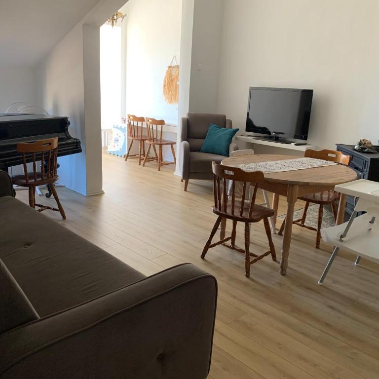 Homey 2-Level Apt with Piano, Workspace & Terraces - Apartment mit 1 Schlafzimmer - 16