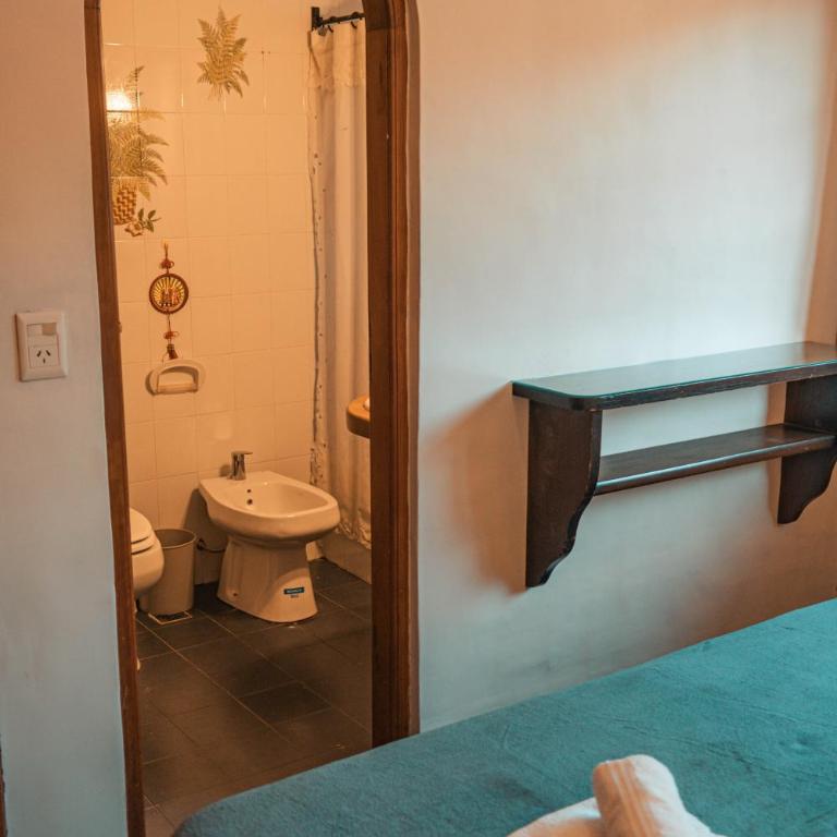 Casa 45 - Habitación Doble con baño privado - 1 o 2 camas - 4