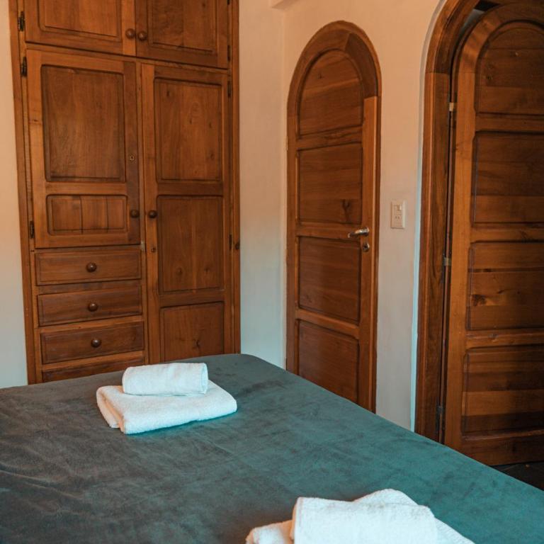 Casa 45 - Habitación Doble con baño privado - 1 o 2 camas - 3