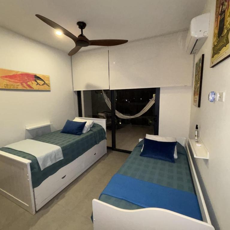 Beachfront Penthouse Spacious, Gym, Pool, 7PPL - Three-Bedroom Apartment - 6