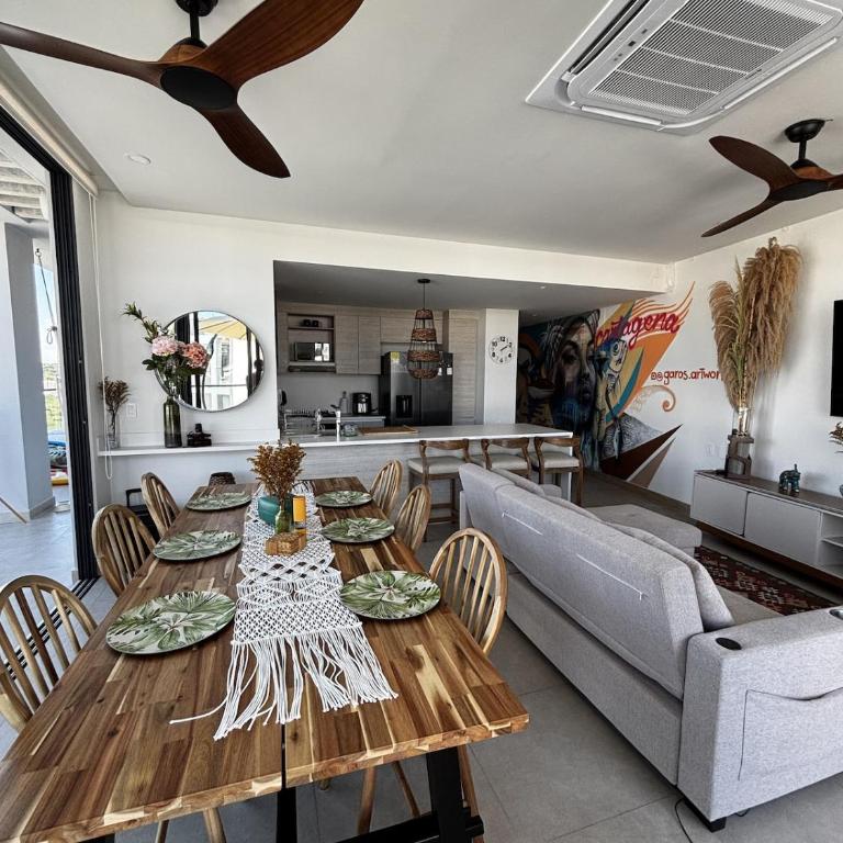 Beachfront Penthouse Spacious, Gym, Pool, 7PPL - Three-Bedroom Apartment - 15