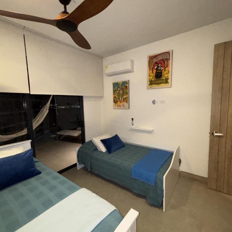 Beachfront Penthouse Spacious, Gym, Pool, 7PPL - Three-Bedroom Apartment - 17