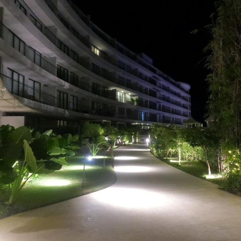 Beachfront Penthouse Spacious, Gym, Pool, 7PPL - Three-Bedroom Apartment - 18