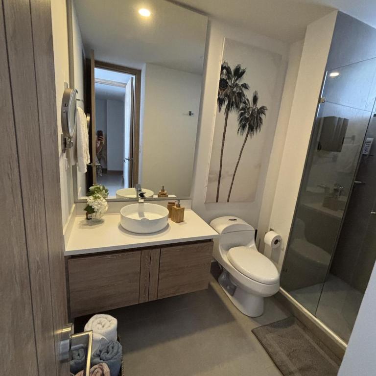 Beachfront Penthouse Spacious, Gym, Pool, 7PPL - Three-Bedroom Apartment - 33