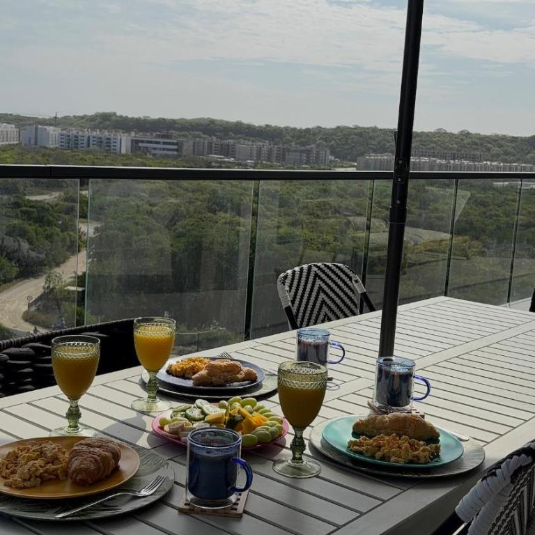 Beachfront Penthouse Spacious, Gym, Pool, 7PPL - Three-Bedroom Apartment - 41