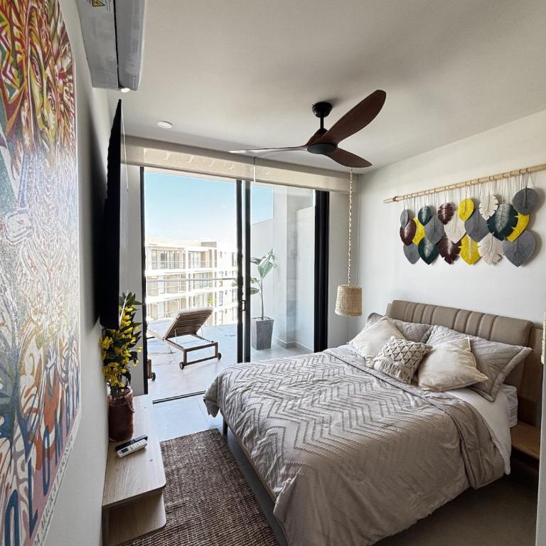 Beachfront Penthouse Spacious, Gym, Pool, 7PPL - Three-Bedroom Apartment - 42