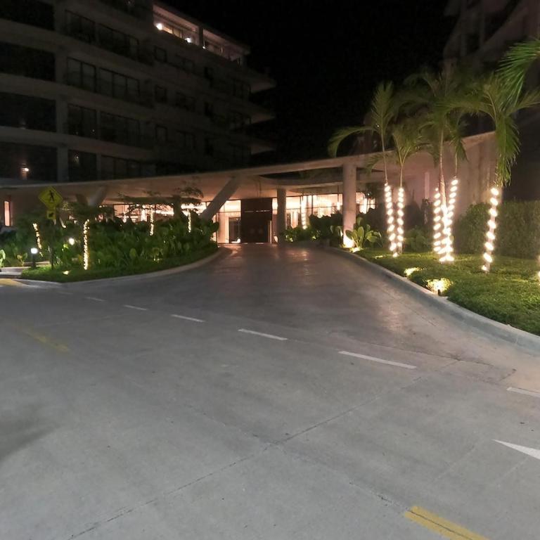 Beachfront Penthouse Spacious, Gym, Pool, 7PPL - Three-Bedroom Apartment - 62