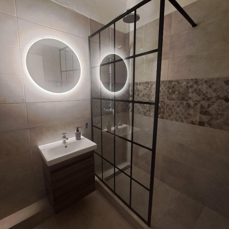 Central NS - One-Bedroom Apartment - 2