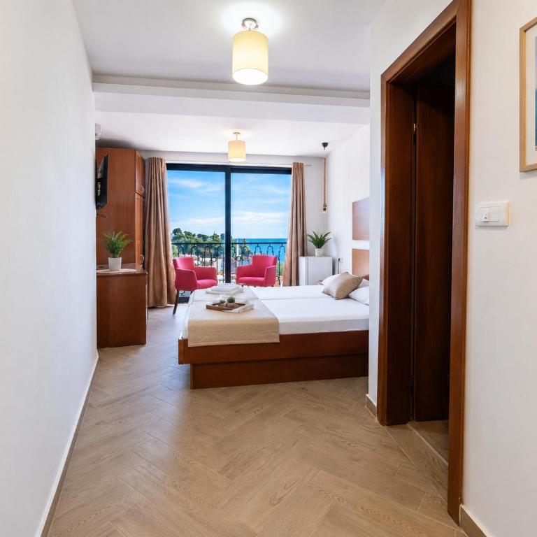 Adria by Odea Stays - One-Bedroom Premium Apartment with Ocean View - 3