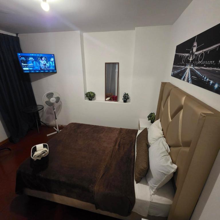 Lima Airport Hostel - FREE AIRPORT PICK UP - Habitación Individual con baño privado - 20