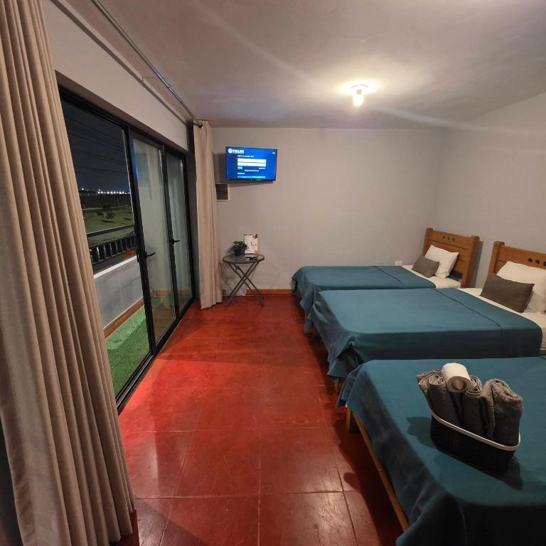 Lima Airport Hostel - FREE AIRPORT PICK UP - Habitación Triple con baño privado - 18