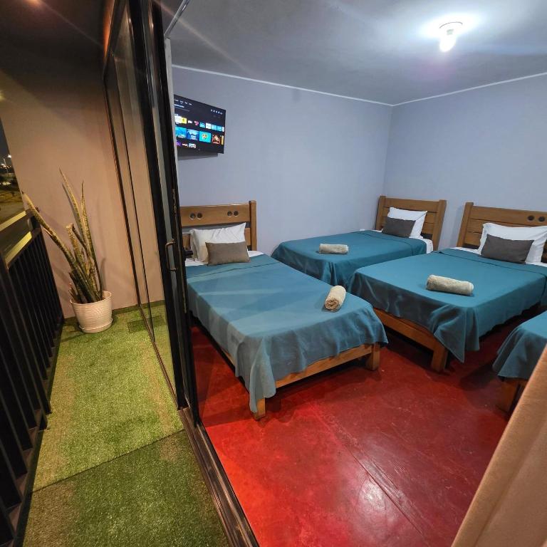 Lima Airport Hostel - FREE AIRPORT PICK UP - Habitación Cuádruple con baño privado - 38