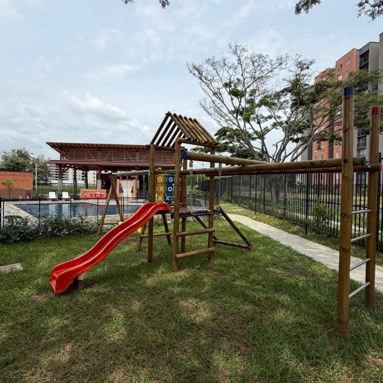 Moderno y Exclusivo Apto cerca a Jardín Plaza - Two-Bedroom Apartment - 9