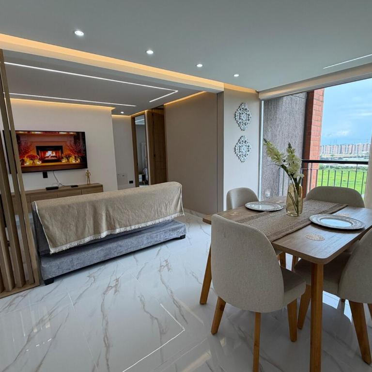 Moderno y Exclusivo Apto cerca a Jardín Plaza - Two-Bedroom Apartment - 19