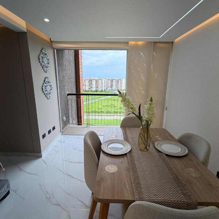 Moderno y Exclusivo Apto cerca a Jardín Plaza - Two-Bedroom Apartment - 26