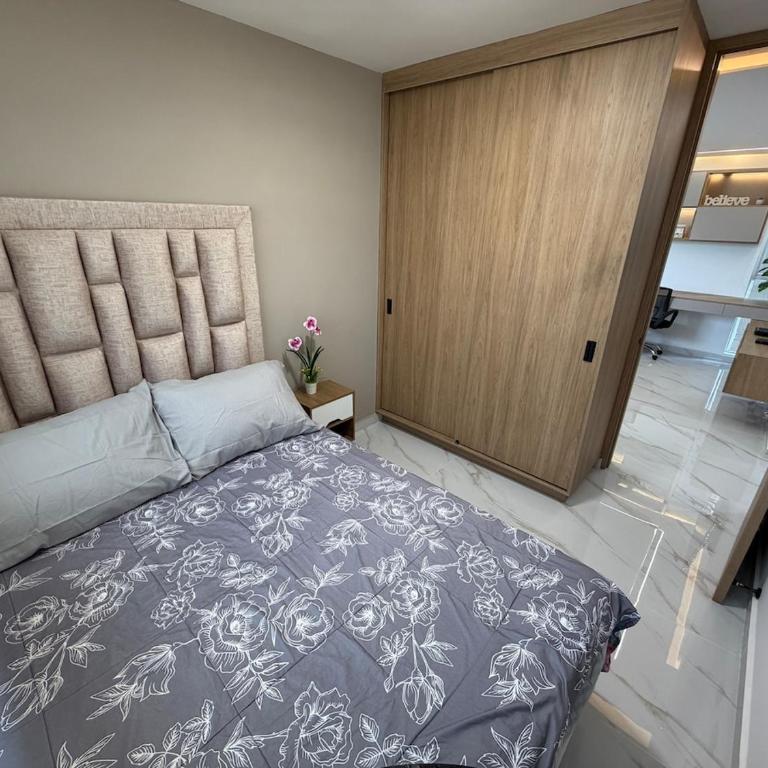 Moderno y Exclusivo Apto cerca a Jardín Plaza - Two-Bedroom Apartment - 42