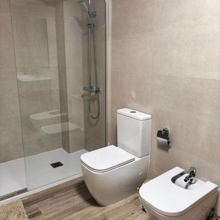 RECIÉN REFORMADO Apartamento Mar & Vida 1º linea de playa Wifi y AC - Apartment mit 2 Schlafzimmern - 28