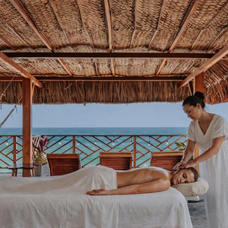 Jaguar Beachfront Ecohotel & Spa - Deluxe Suite with Sea View - 4