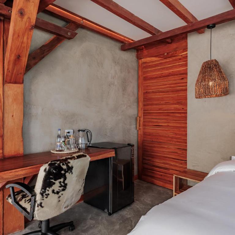 Jaguar Beachfront Ecohotel & Spa - Deluxe Suite with Sea View - 14