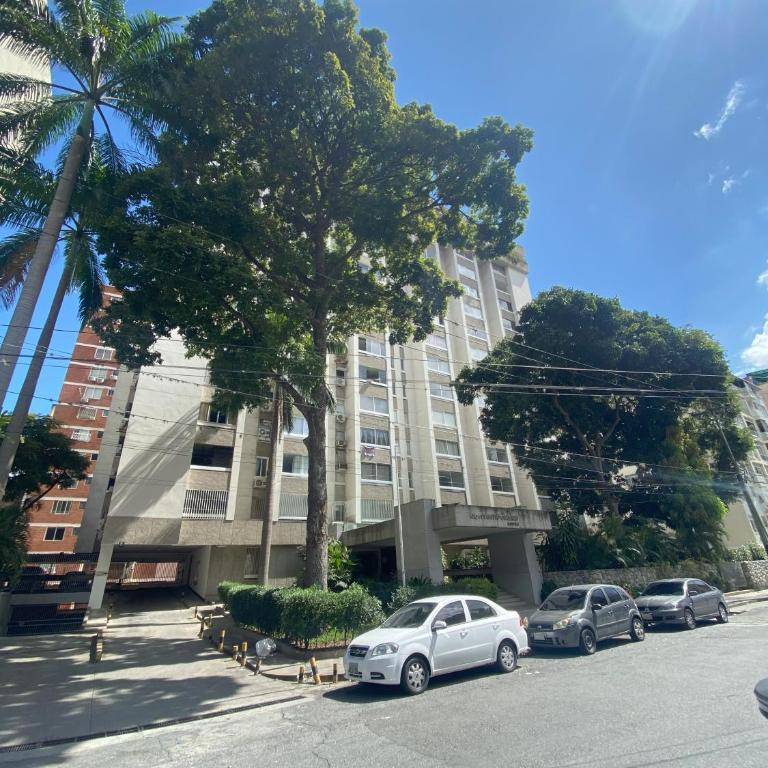 Suite VIP Caracas Los Palos Grandes con Estacionamiento - Apartamento de 1 dormitorio - 2