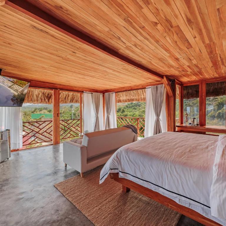 Jaguar Beachfront Ecohotel & Spa - Superior Suite with Sea View - 12