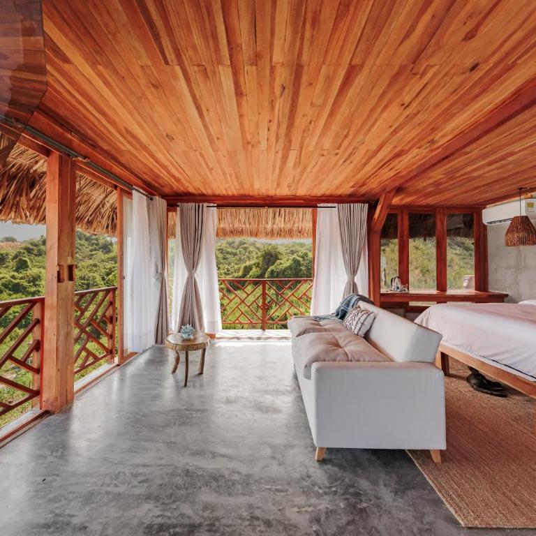 Jaguar Beachfront Ecohotel & Spa - Superior Suite with Sea View - 17