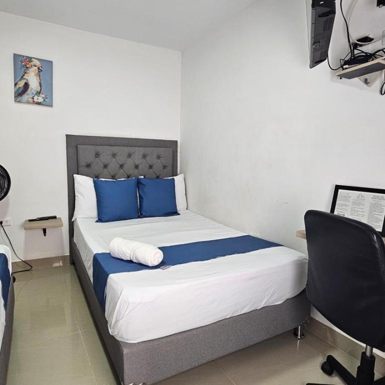 Andaliving Campo Valdés - Twin Room with Private Bathroom - 1