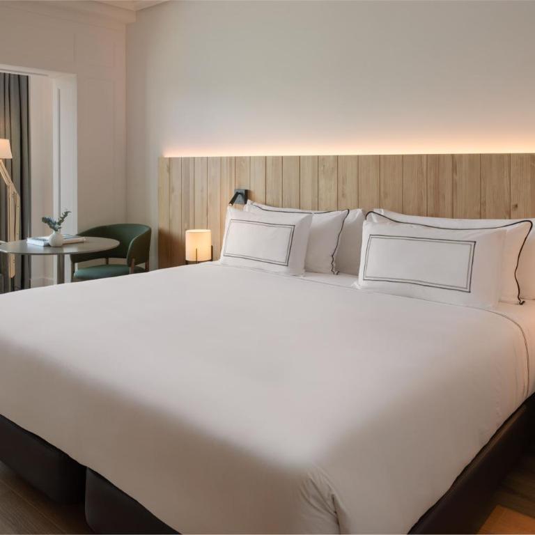 Meliá Madrid Barajas - Premium Room The Level Pool View - 3