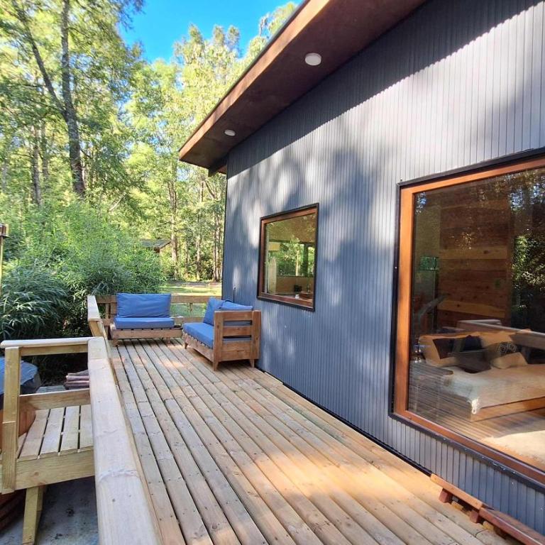 BUHO Cabin Cypress BBQ Smart TV Wood Hot Tub - Bungalow - 9