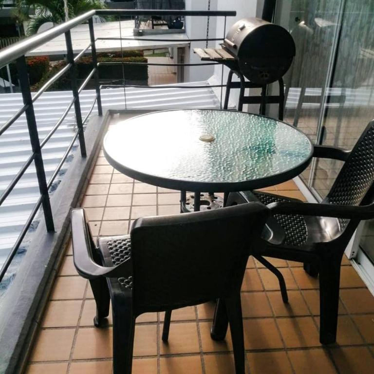 Confortable apartamento con piscina - Two-Bedroom Apartment - 2