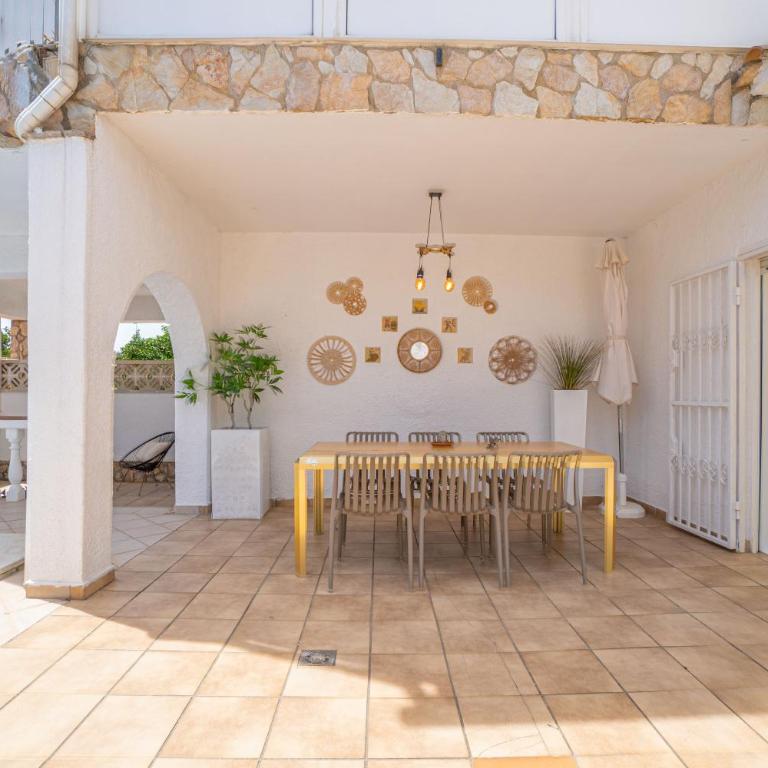 Beautiful villa with swimming pool - Ferienhaus mit 4 Zimmern - 4