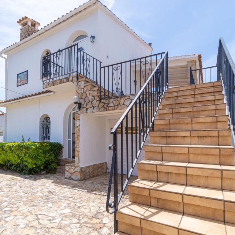 Beautiful villa with swimming pool - Ferienhaus mit 4 Zimmern - 9