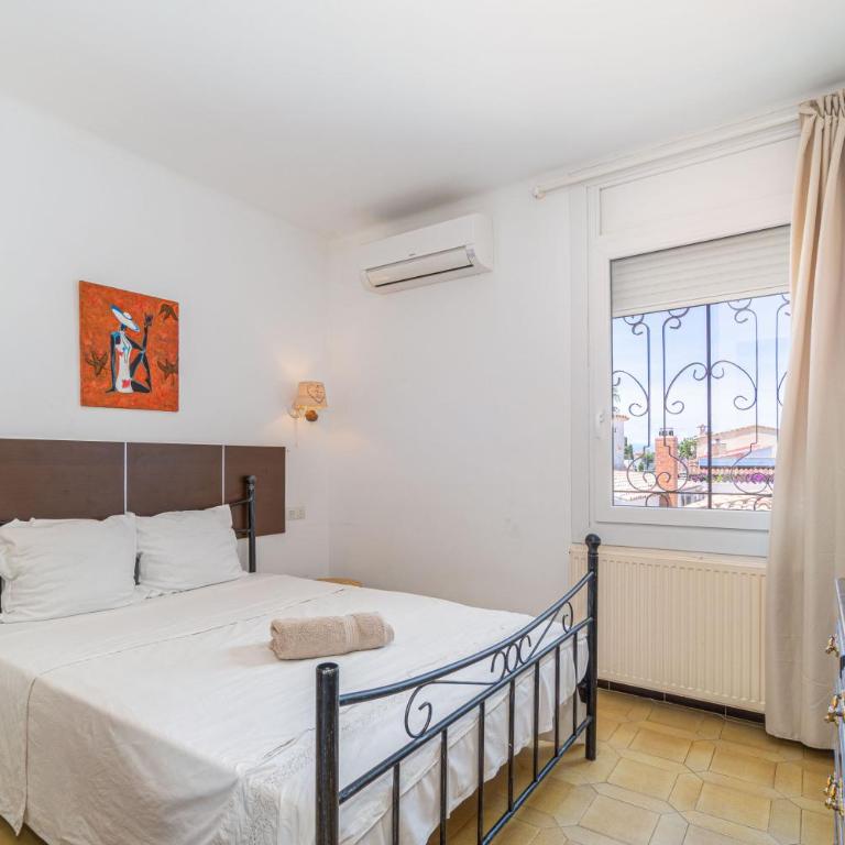 Beautiful villa with swimming pool - Ferienhaus mit 4 Zimmern - 13