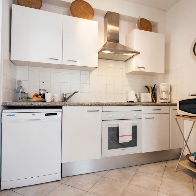 Balcony in Heart of Old Antibes, AC, View - Appartement avec Balcon - 7