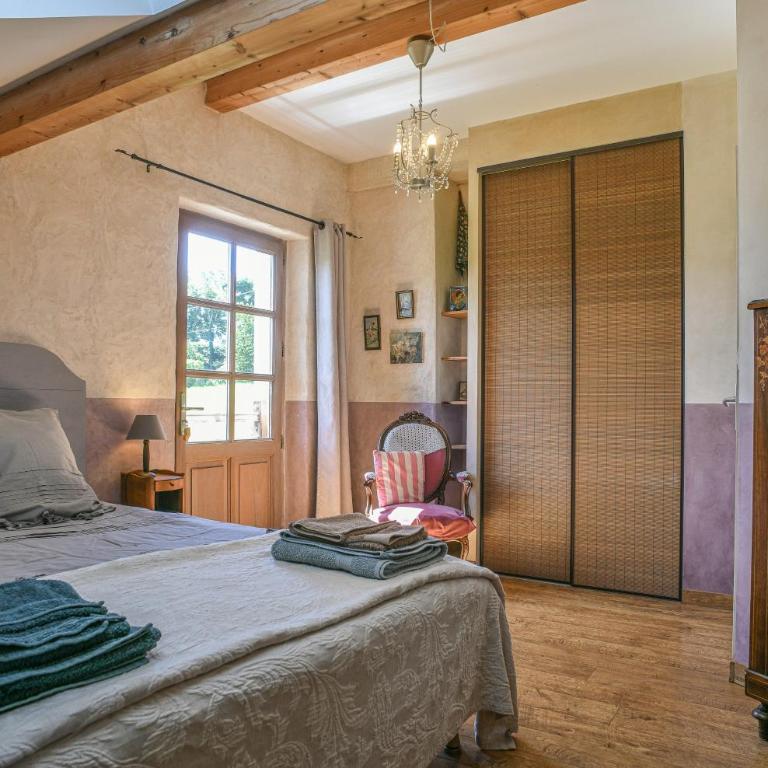 Gîte Les Tulipes, En Isère - Appartement 3 Chambres avec Vue sur la Montagne - 11