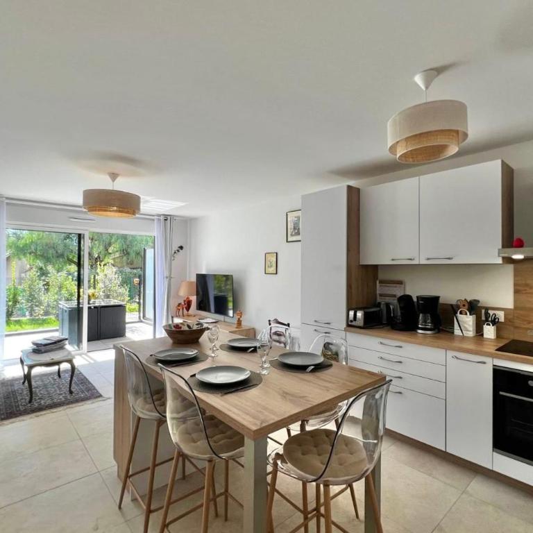 Villeneuve Loubet - Appartement en rez de jardin - 4 personnes - Piscine - Appartement - 6
