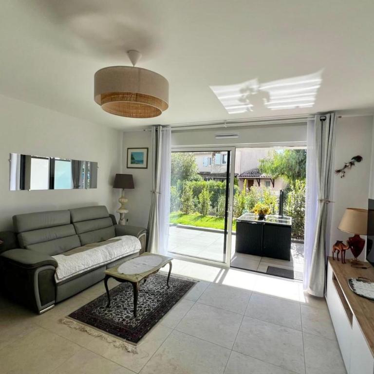 Villeneuve Loubet - Appartement en rez de jardin - 4 personnes - Piscine - Appartement - 8