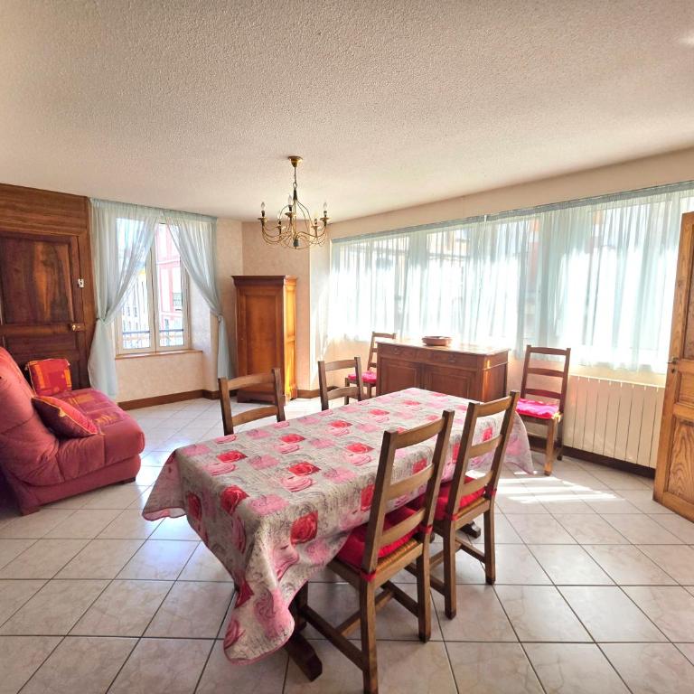 Grand Appart avec loggia - centre ville - thermes - aquensis - parking privé - Appartamento con 2 Camere da Letto - 17