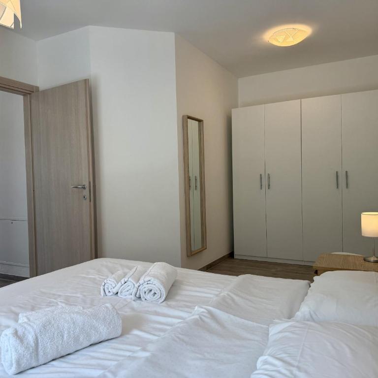 Feder Peaks - Two-Bedroom Apartment with Mountain View - 9