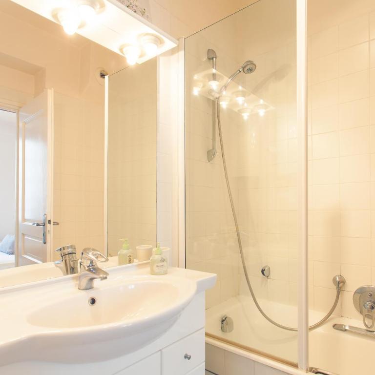 Balcony in Heart of Old Antibes, AC, View - Appartement avec Balcon - 30