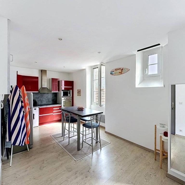 Charmant Duplex en hyper centre Biarritz plage à pieds - Maisonette-Apartment - 9