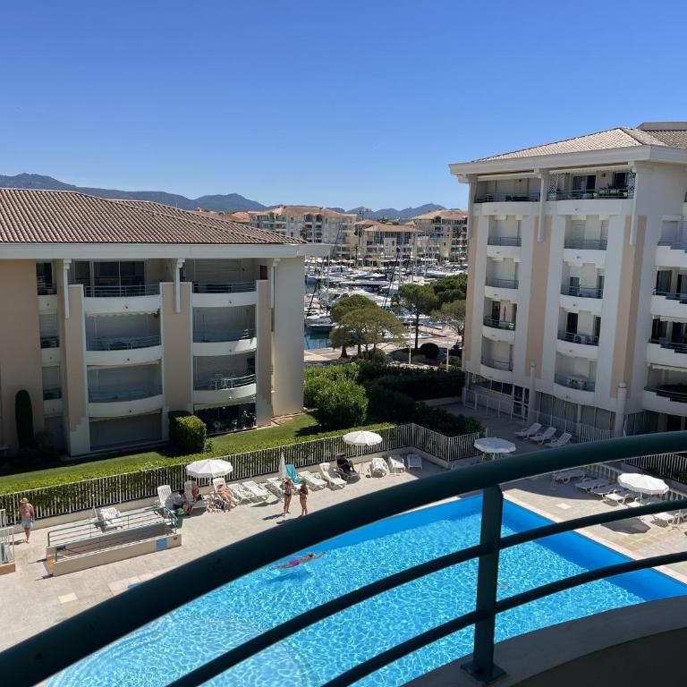 OPEN 41m2 4eme etage vue sur piscine - Appartement 1 Chambre - Vue sur Piscine - 1