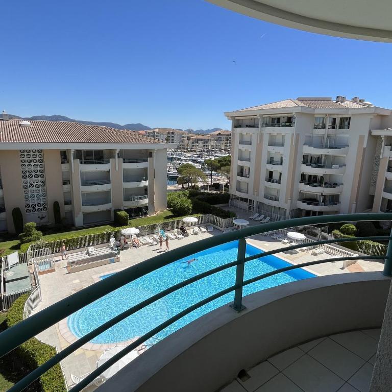 OPEN 41m2 4eme etage vue sur piscine - Appartement 1 Chambre - Vue sur Piscine - 20