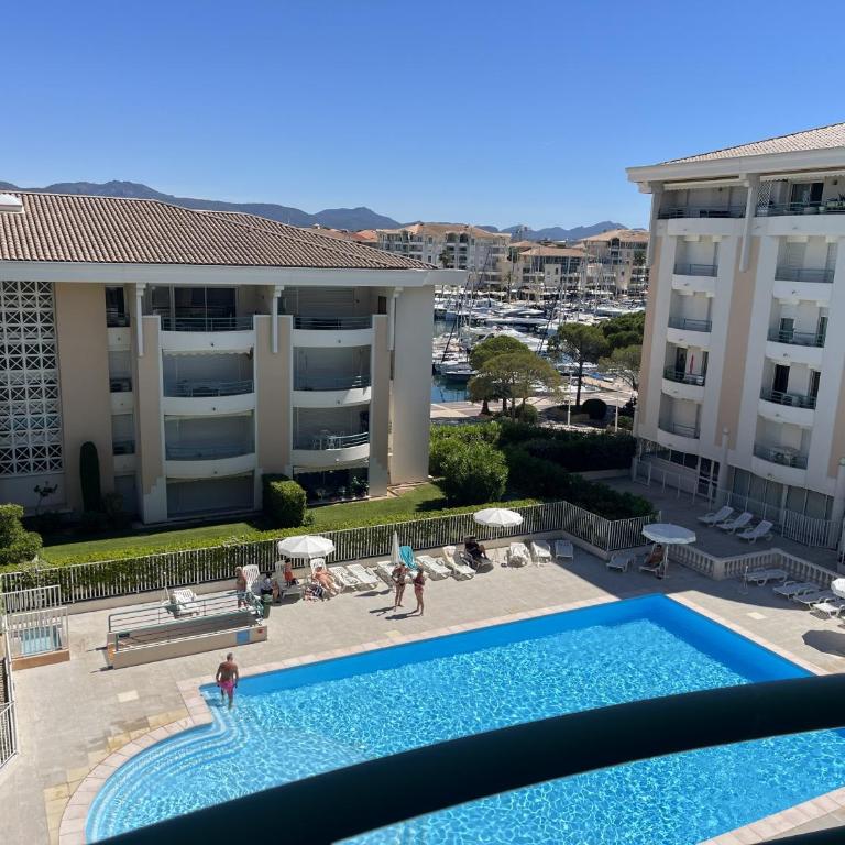 OPEN 41m2 4eme etage vue sur piscine - Appartement 1 Chambre - Vue sur Piscine - 22